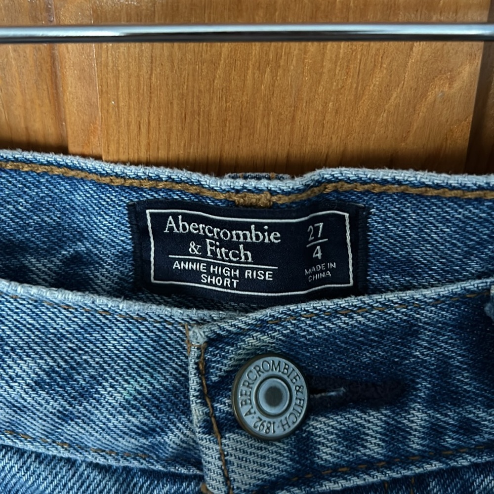 A&F Annie High Rise Short - Picture 4 of 5